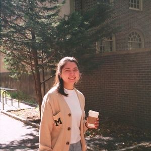 Meet your Posher, Monica